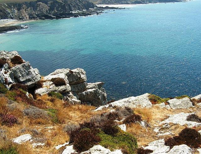 Les eaux bleues de Crozon pointe du Finistère