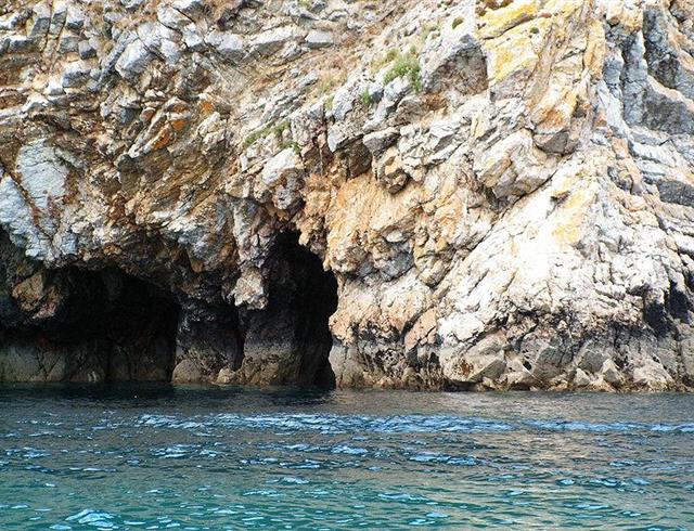 Les eaux bleues de Crozon pointe du Finistère