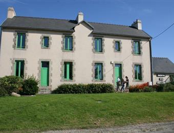 la maisons des minéraux, parc naturel régional d'armorique  - Camping Finistère - Camping Ker Vella Plomodiern
