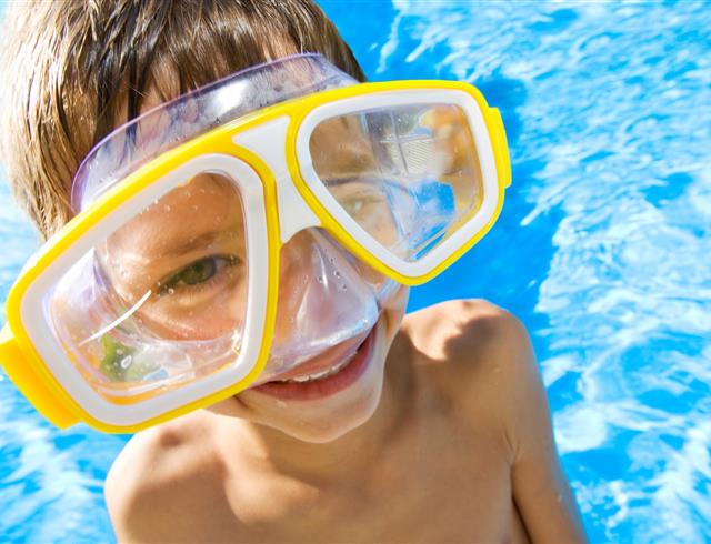 camping piscine couverte chauffée  - Plomodiern 