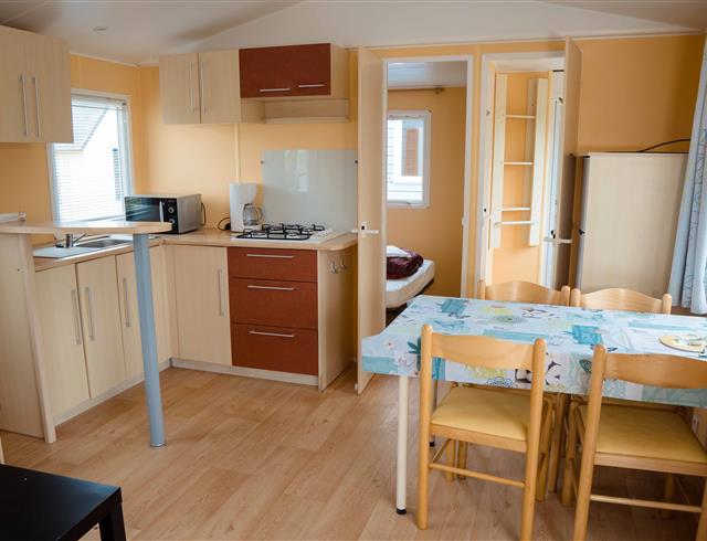 Mobil-home D - coté cuisine salle à manger