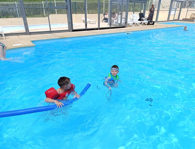 camping piscine couverte chauffée  - Plomodiern 